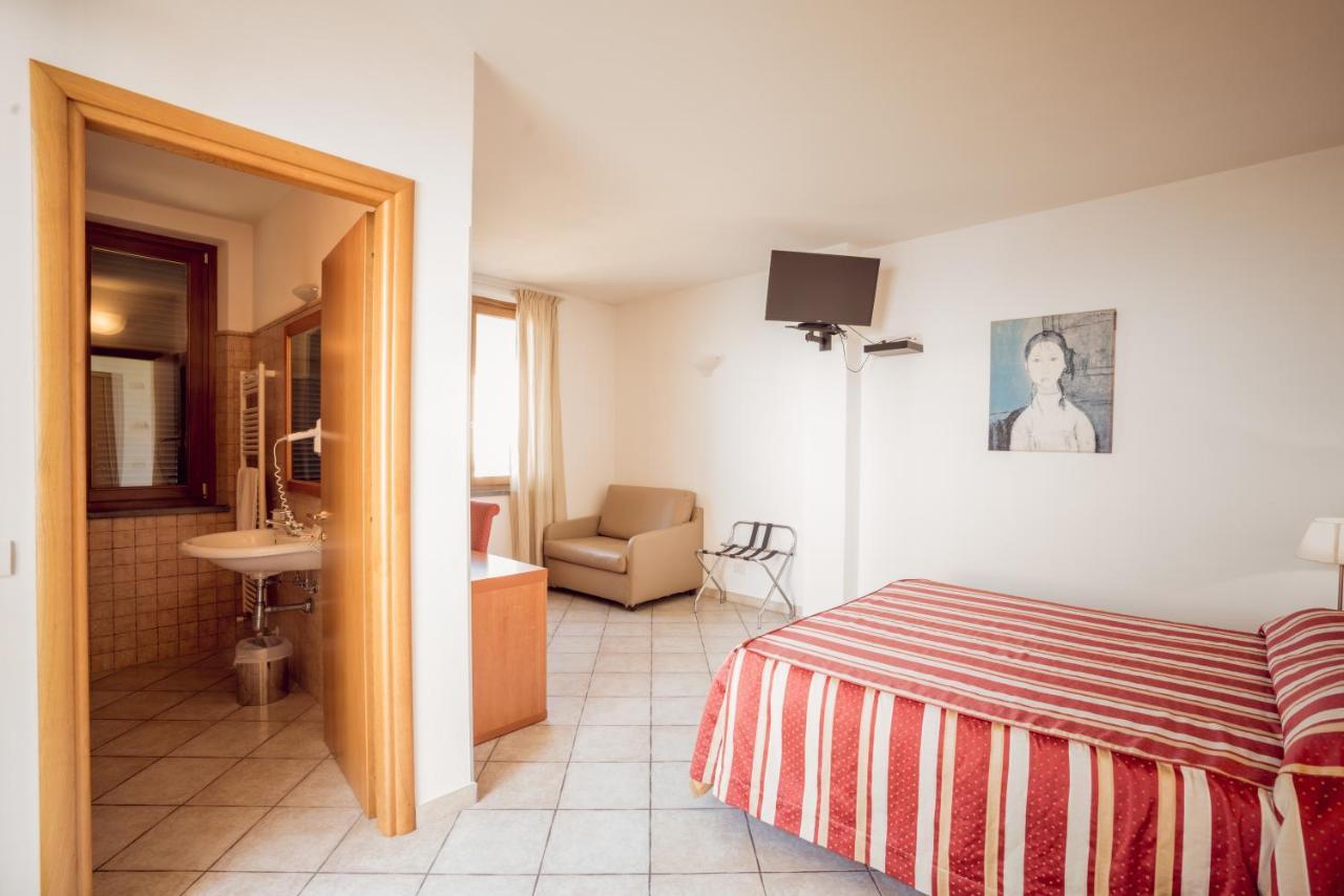 Albergo Luna Di Marzo Volastra Exterior foto